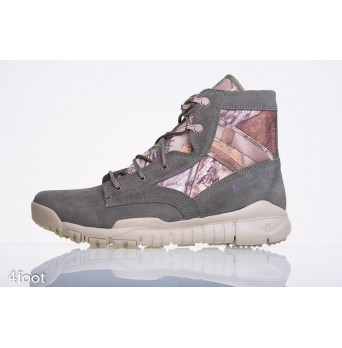 Obuv NIKE SFB 6 RT QS - 716594 302